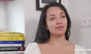 Wiener MÃ¤del in heiÃŸen Dessous mit groÃŸen BrÃ¼ - busty brunette mom slut Olivia w big fake tits