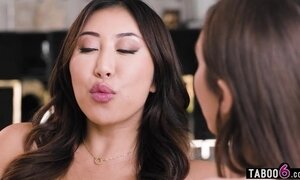 Strapon anal fuck of Nicole Doshi by manhandling lesbian Maya Woulfe
