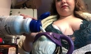 Milf Vlog 01: Nicole washes dishes, cums, and smokes a cig Onlyfans preview