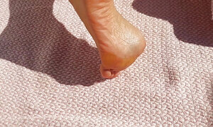 Selena's Posing in a Sunlight with Footjob